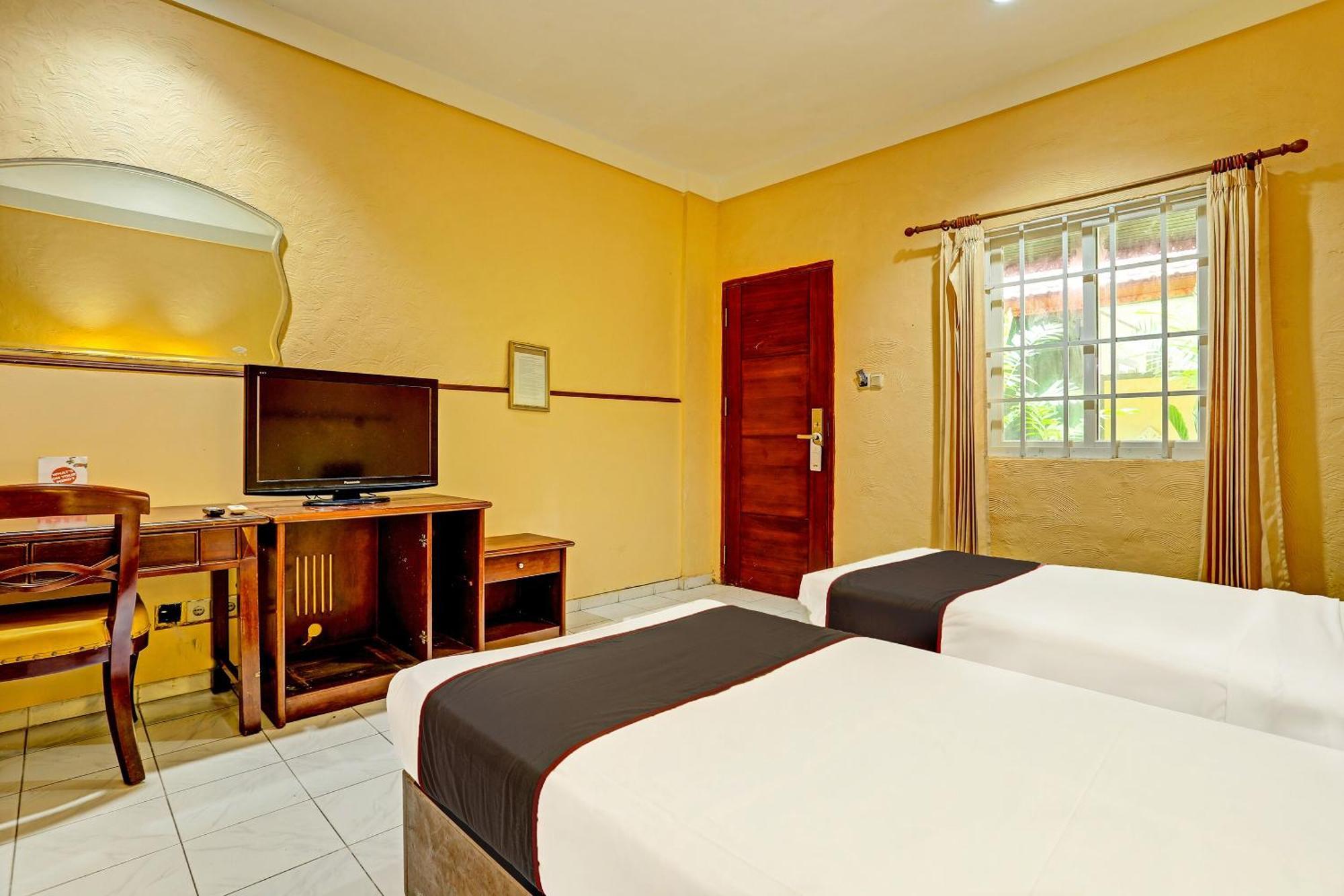 Collection O 91081 New Arena Hotel Kuta Lombok Exteriör bild