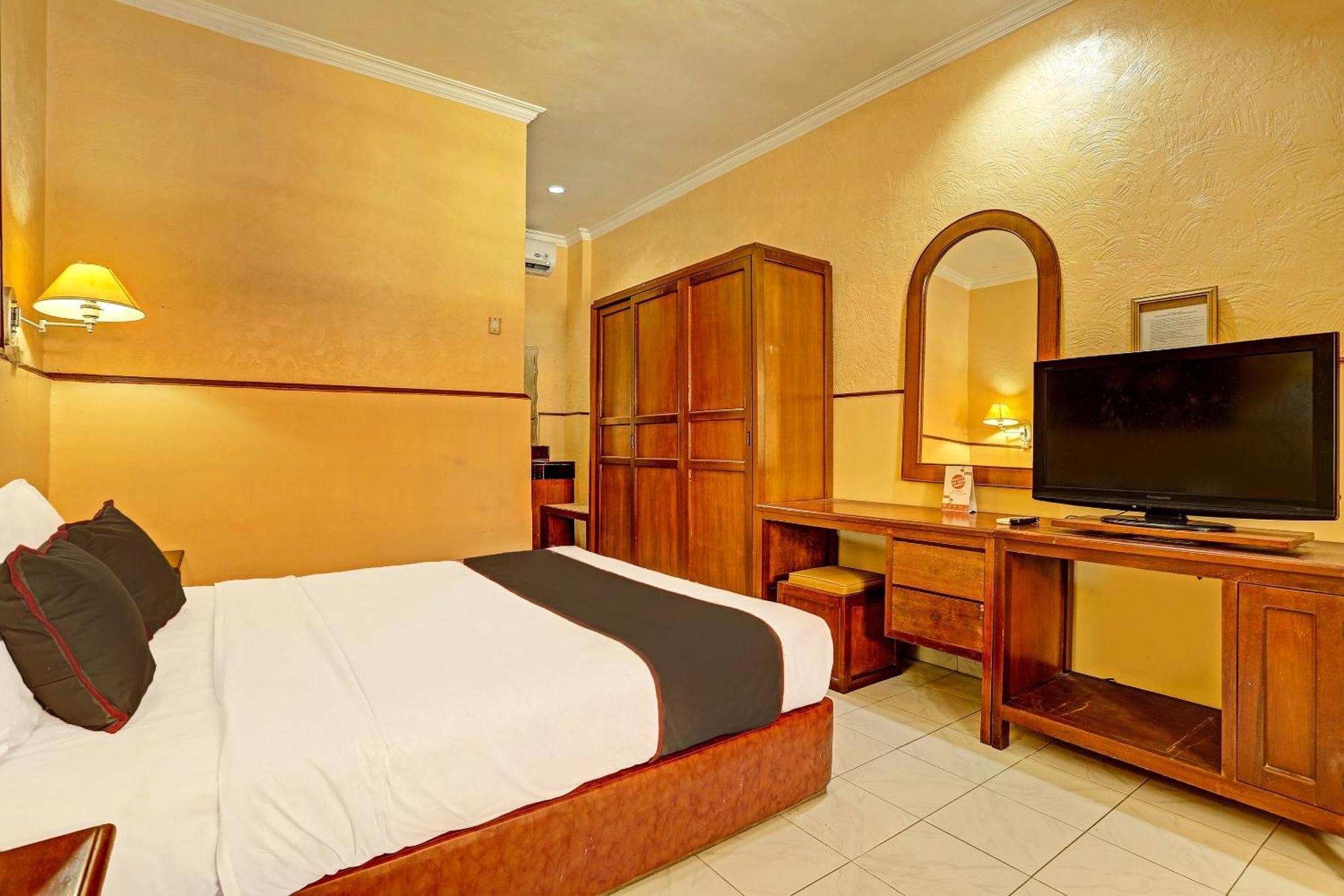 Collection O 91081 New Arena Hotel Kuta Lombok Exteriör bild