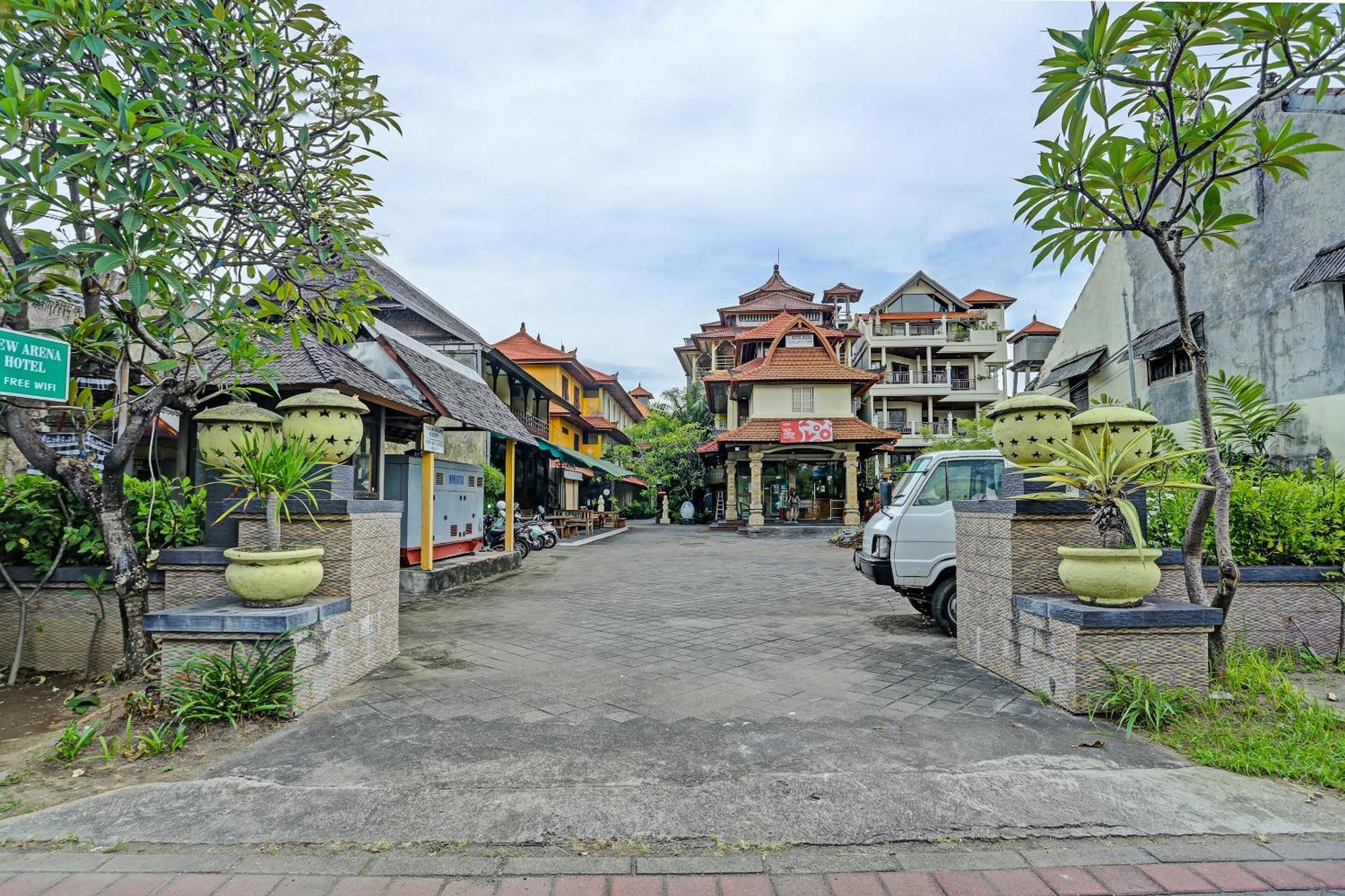 Collection O 91081 New Arena Hotel Kuta Lombok Exteriör bild