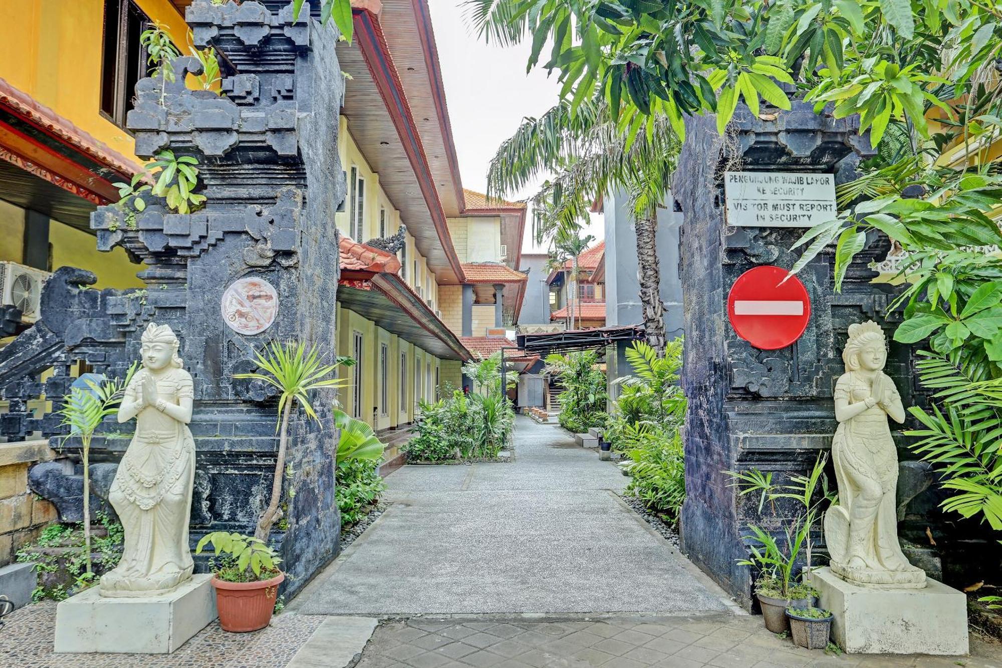 Collection O 91081 New Arena Hotel Kuta Lombok Exteriör bild